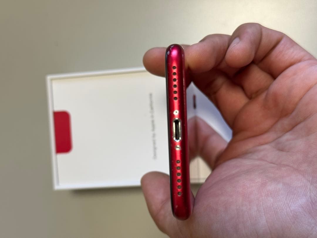 Apple iPhone SE (第2世代) レッド