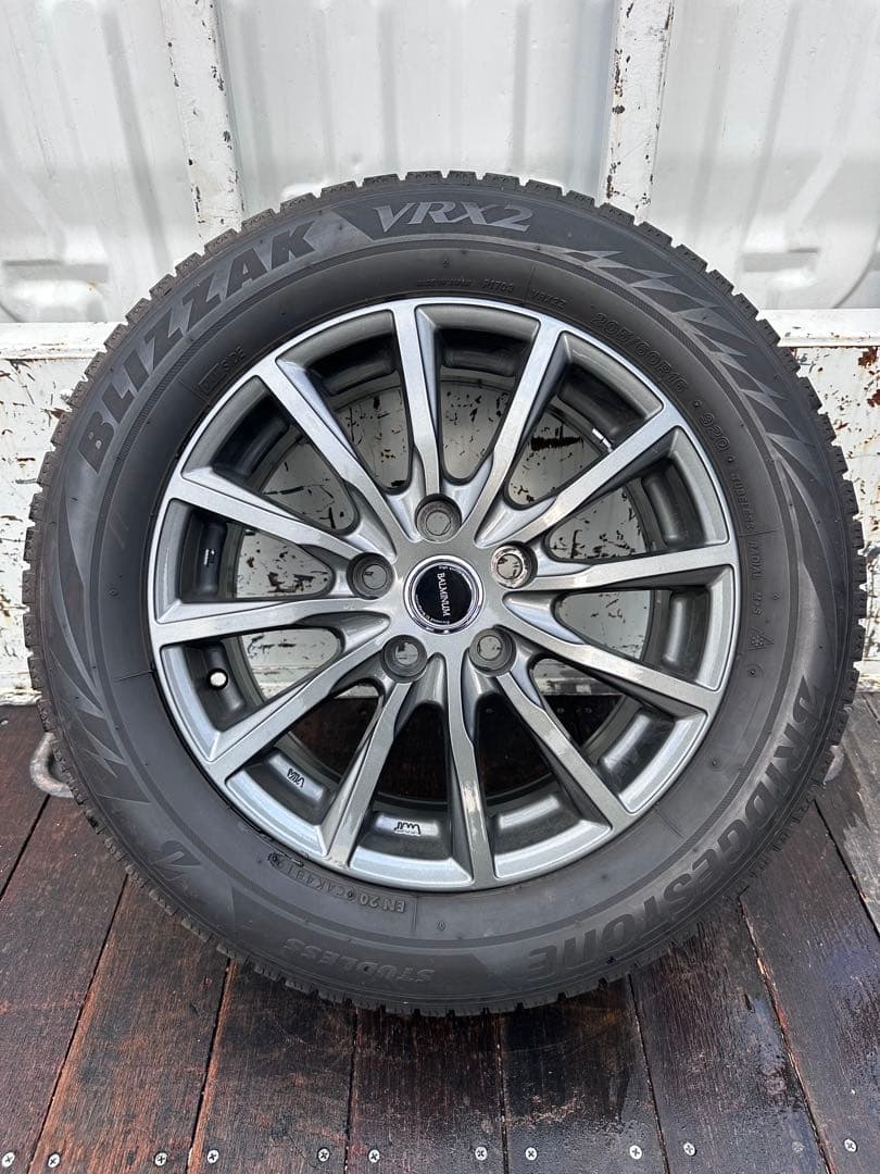 ２０５／６０Ｒ１６　ホイール付スタッドレスタイヤＶＲＸ２　４本セット