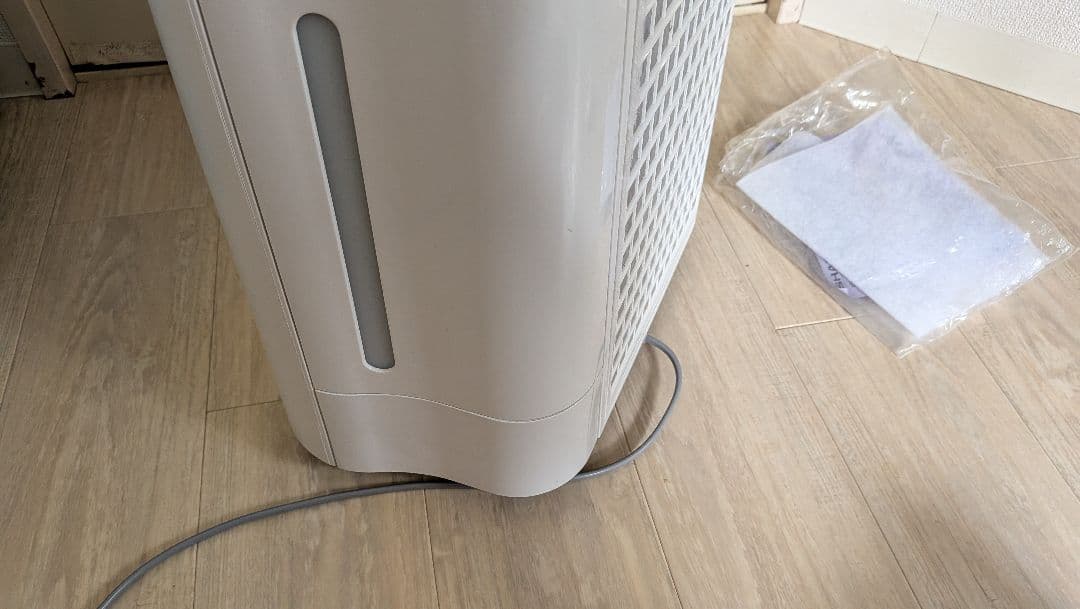 シャープ 加湿空気清浄機 KC-R50-W ホワイト