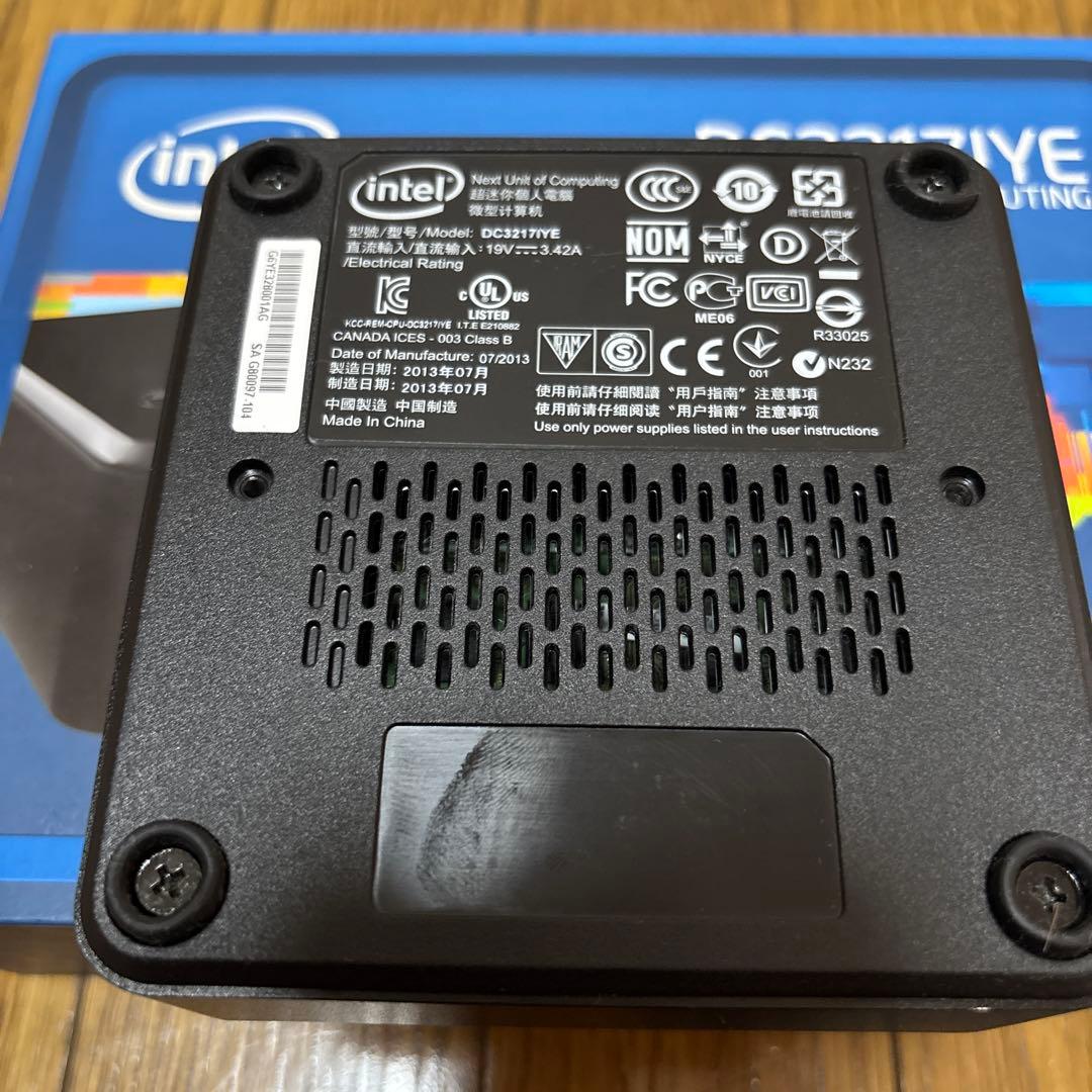 DC3217IYE Intel NUC ミニPC