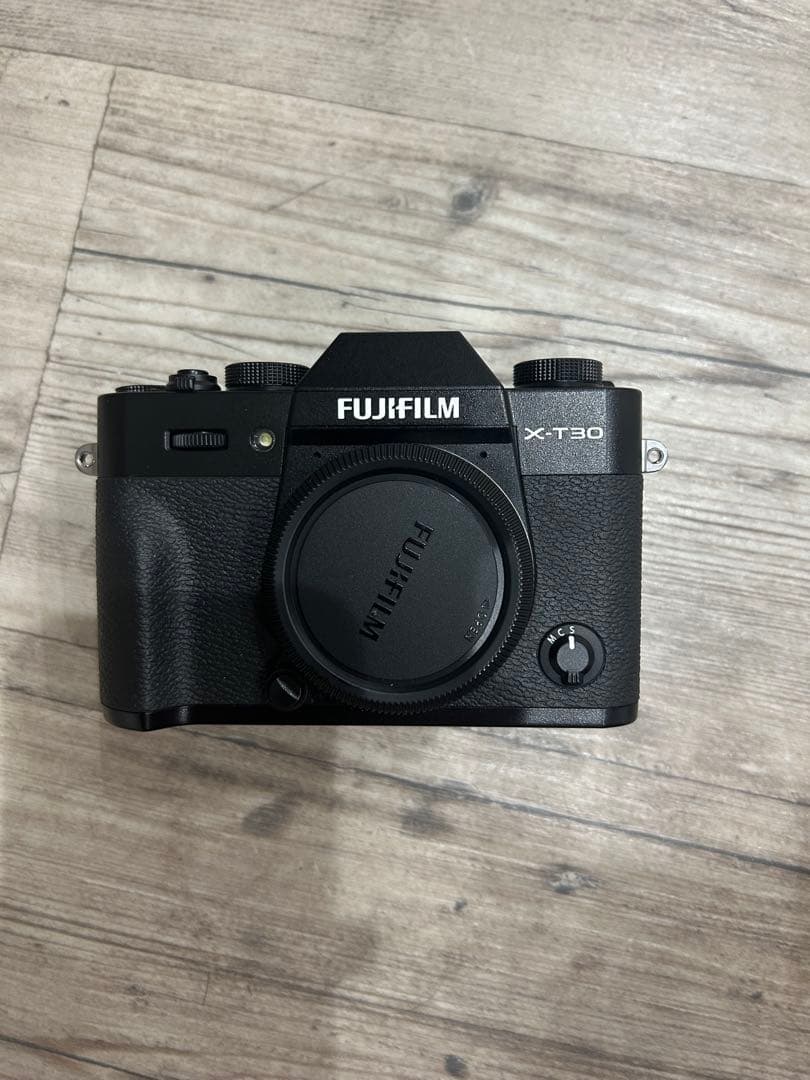 値下げ！【美品！ショット数100以下】X-T30 ブラック　ボディ