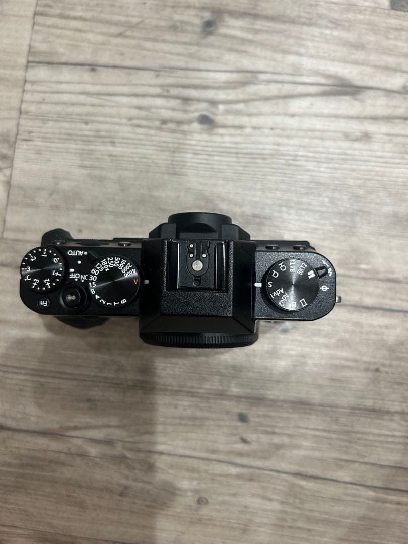 値下げ！【美品！ショット数100以下】X-T30 ブラック　ボディ