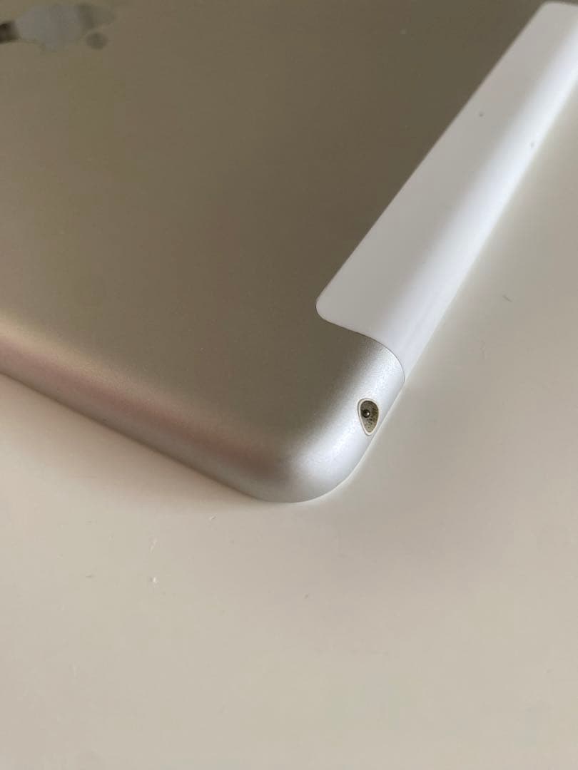 iPad本体 iPad Wi-Fi cellular 128GB silver