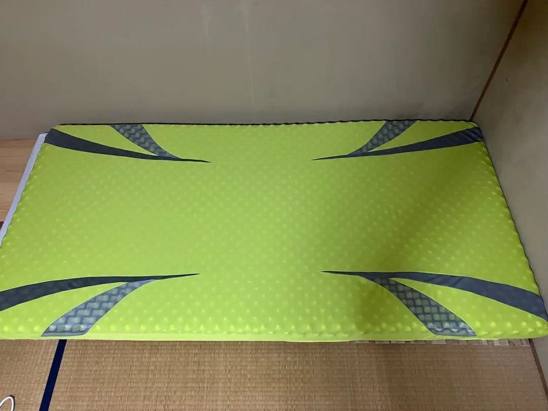 AiR 01 シングルエアーマットレス ライムグリーン