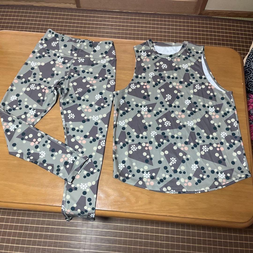 クラップ　トップス　レギンス　美品