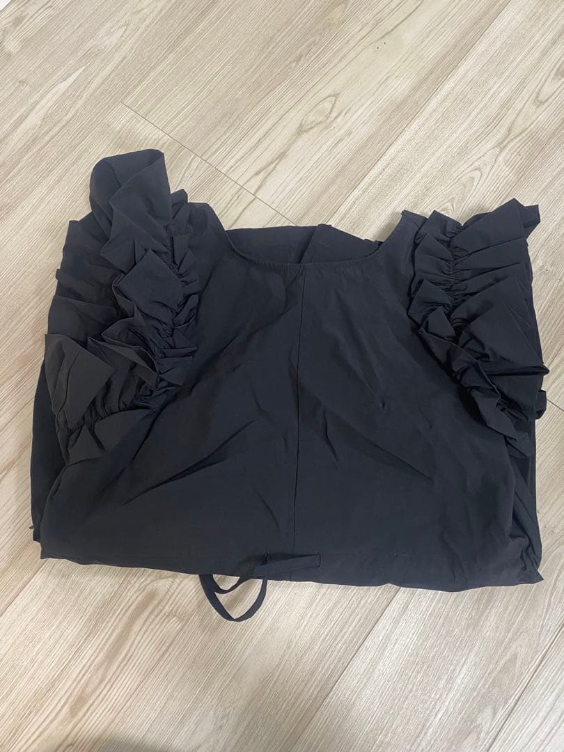 メゾンドドルチェ　maison de dolce. ノースリーブラッシュガード