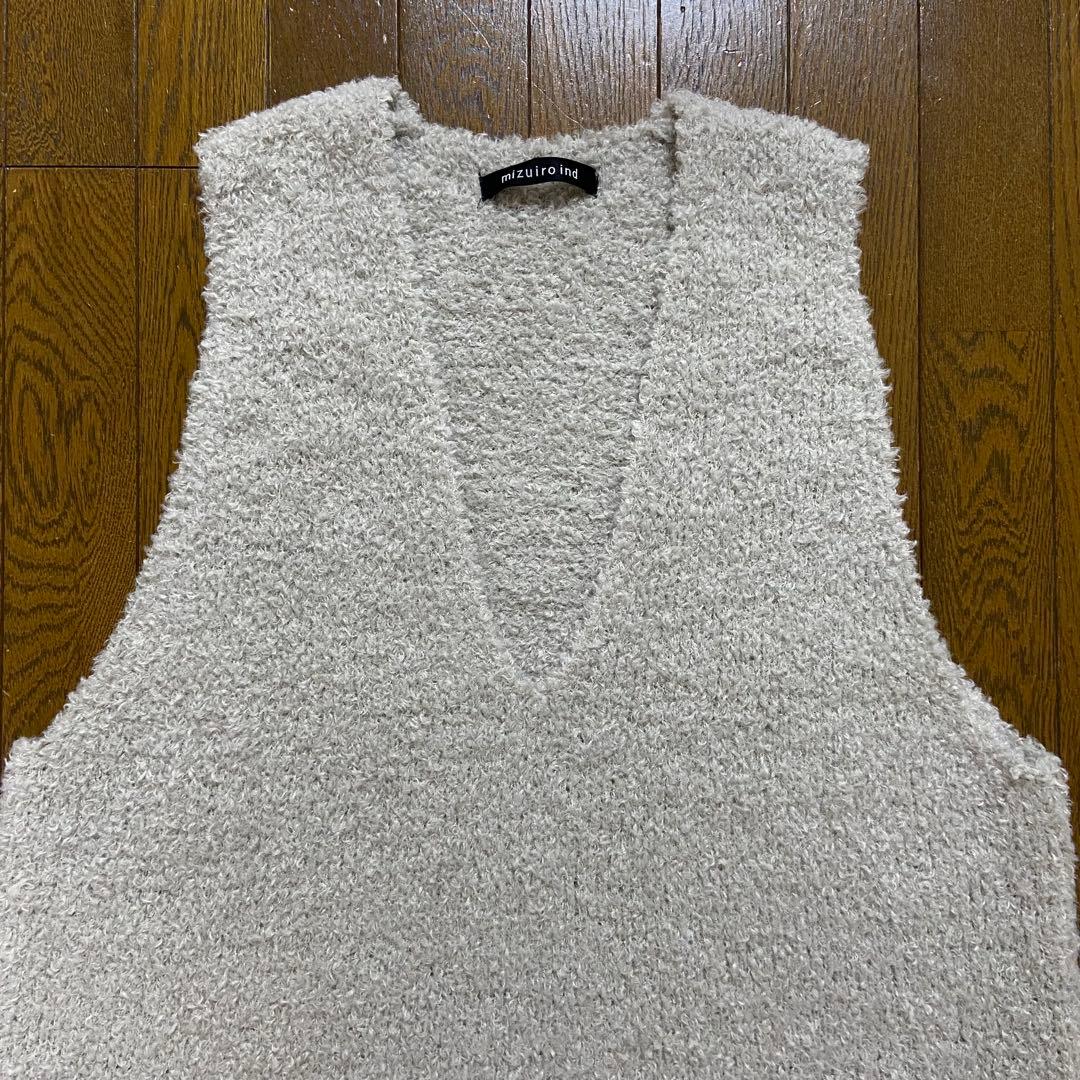 【mizuiroind】ヘアリーVネックベスト 新品 FREEサイズ ベージュ