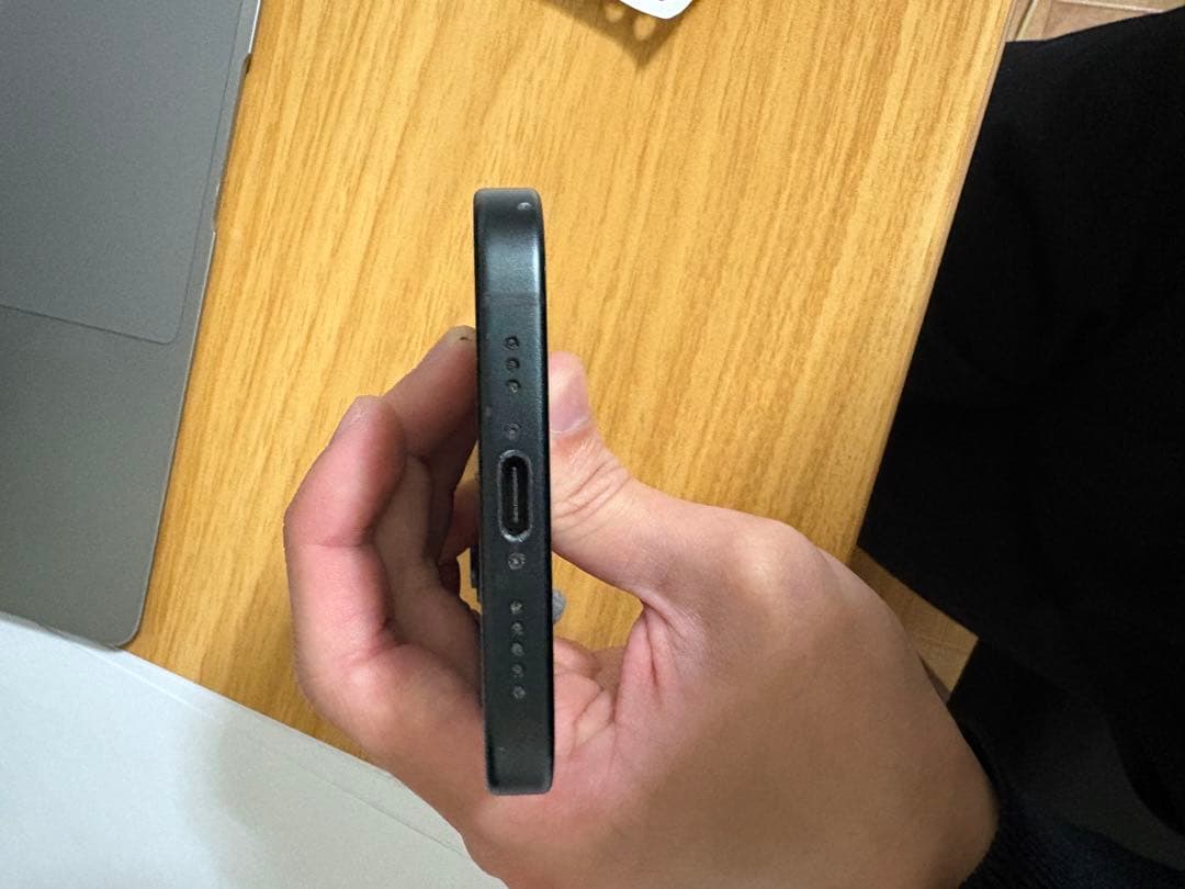 Apple iPhone 15 ブラック 本体 128G