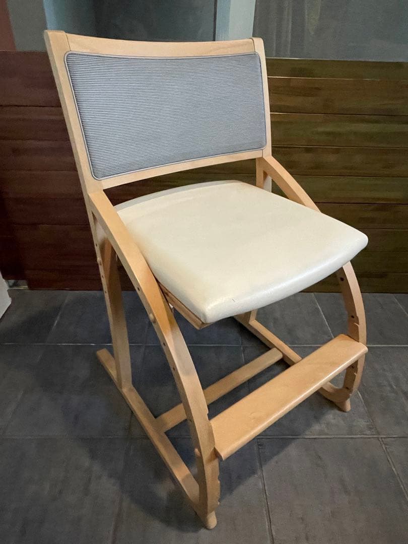 karimokuカリモク Cresceクレシェ 天然木/無垢ブナ材 デスクチェア