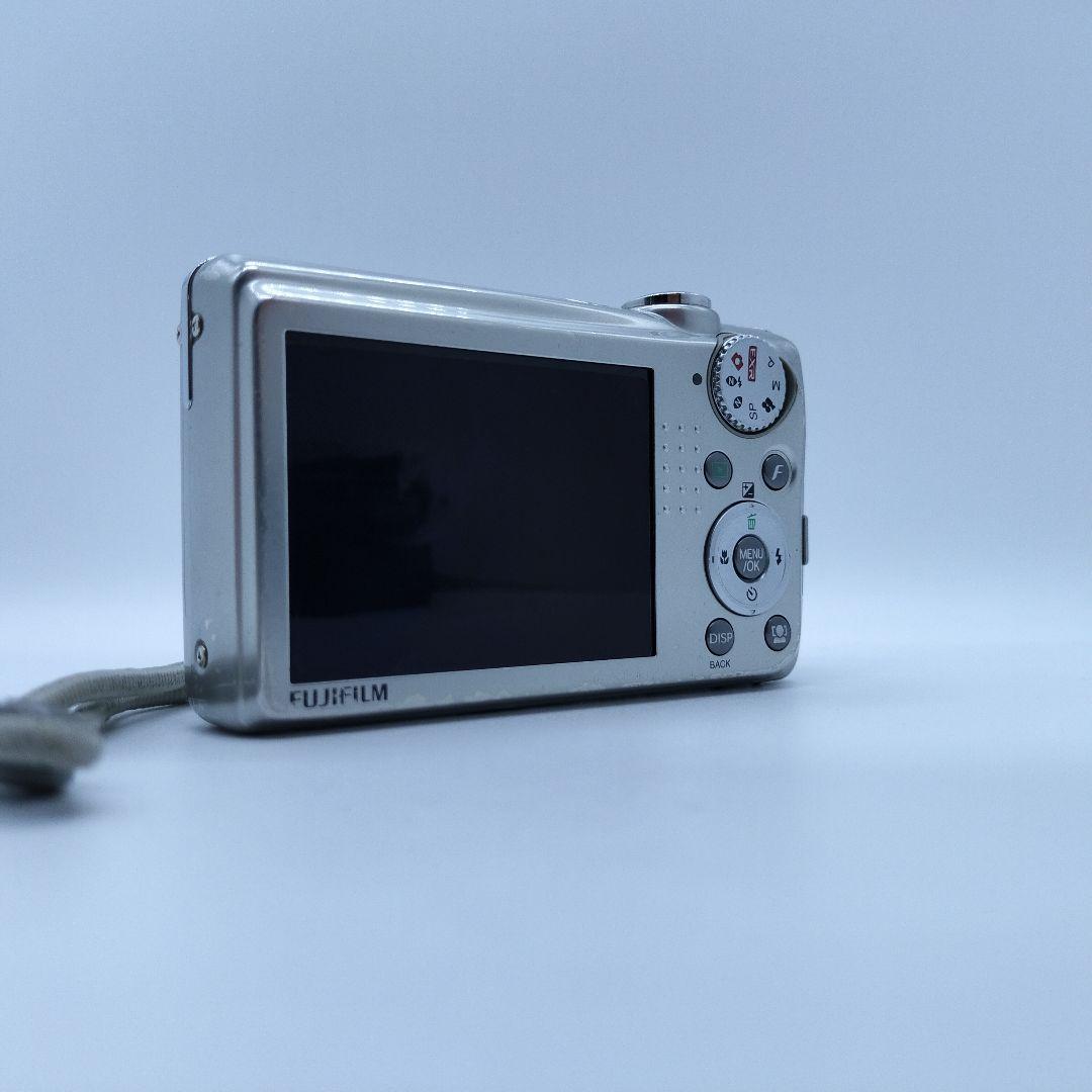 FUJIFILM FinePix F70 EXR シルバー デジカメ