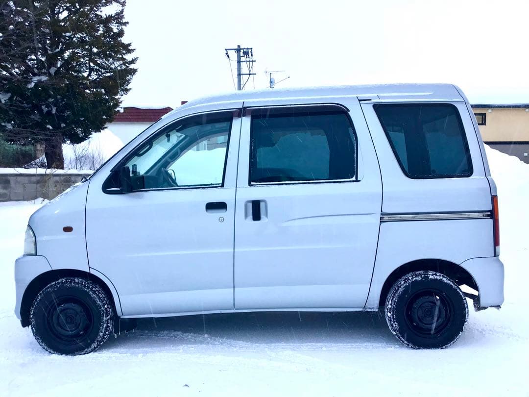 希少！禁煙・本州車！ハイゼットカーゴデラックス4WD MT車 走行7.3万km