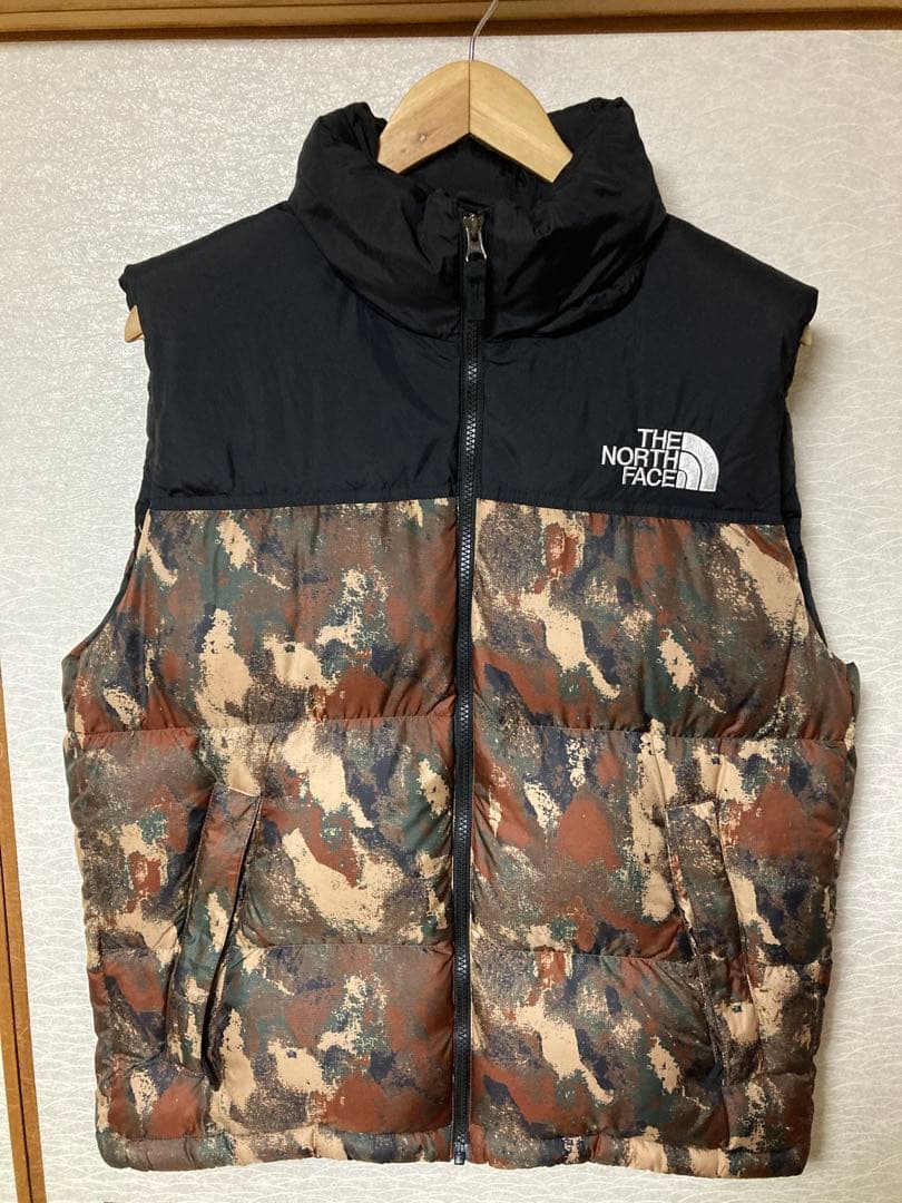 極美品　ノースフェイス ノベルティ ヌプシベスト 限定カラー　迷彩