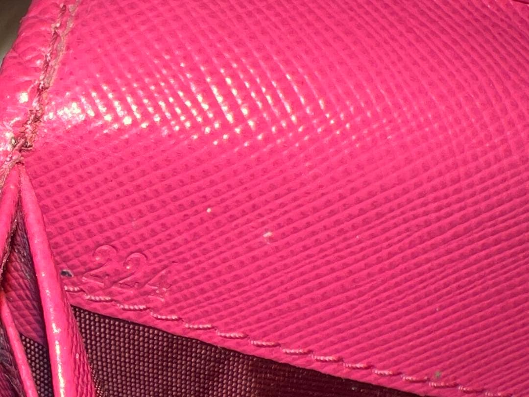 PRADA ピンク 長財布 224