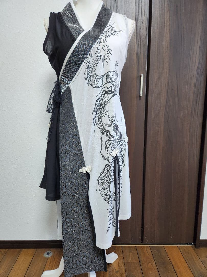 キューティーフラッシュ　白×黒　着物風チュニック