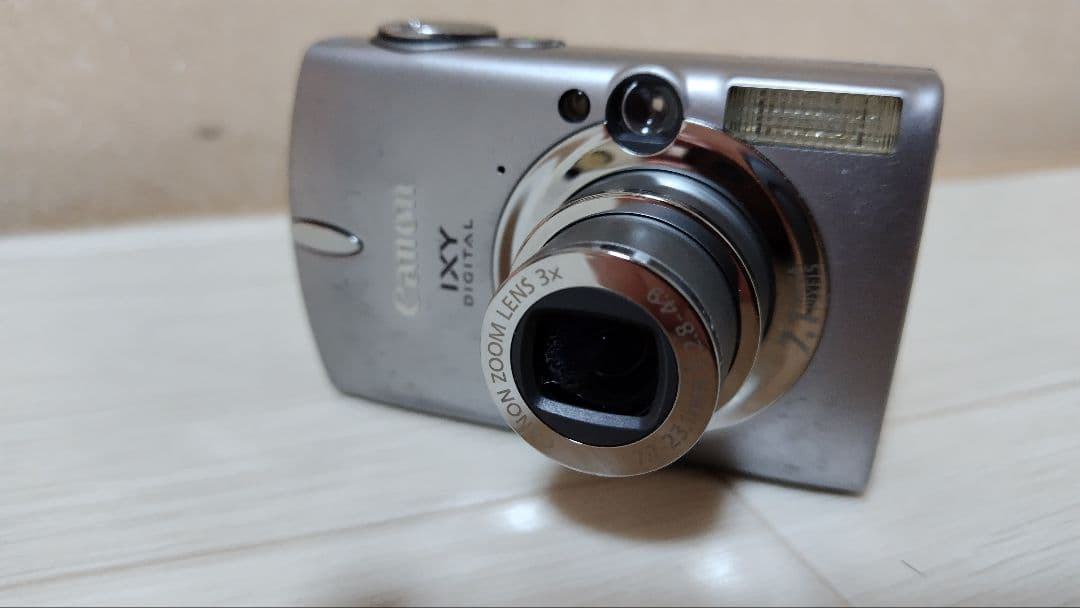 【ジャンク品】Canon　デジカメ　IXY700