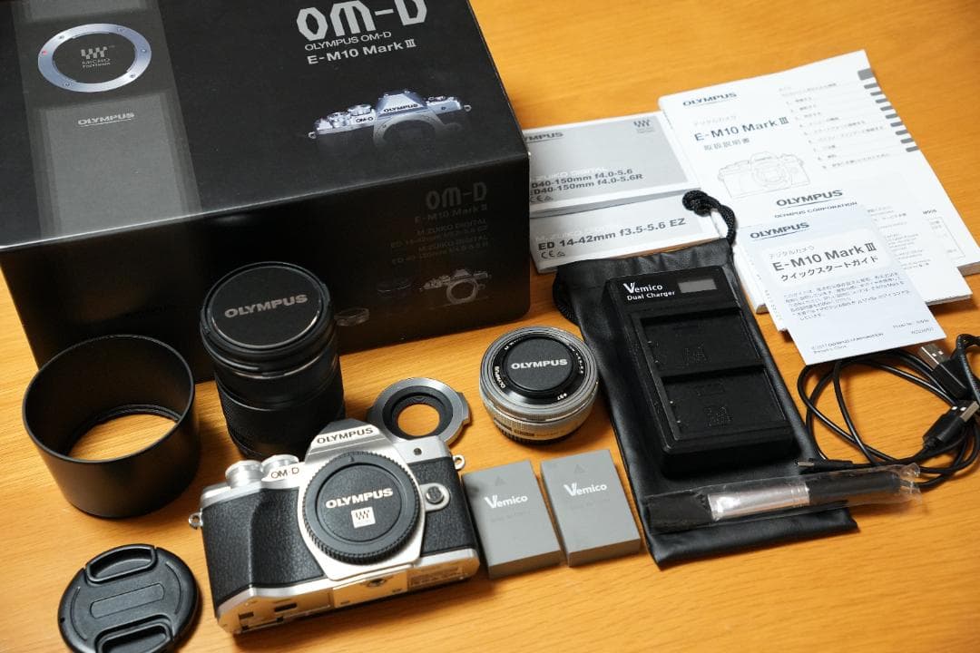OLYMPUS E-M10 Mark III ダブルズームキット＋周辺アイテム