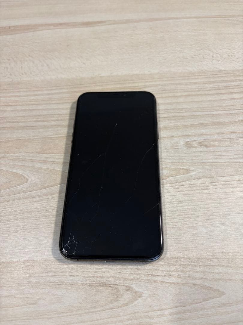 Apple iPhone XS スペースグレー 画面ひびあり
