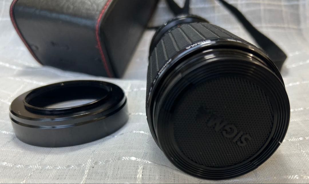 超遠望レンズ‼️ Nikonの一眼レフカメラ　Sigmaレンズフラッシュバッテリー