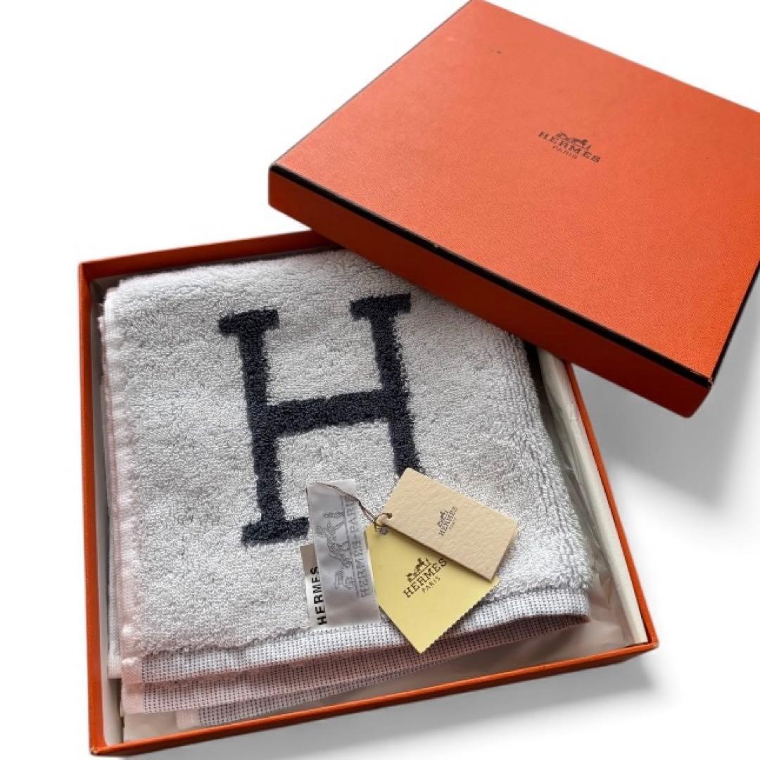 未使用タグ付き✨HERMES エルメス アヴァロン ハンカチ ネイビー×ホワイト