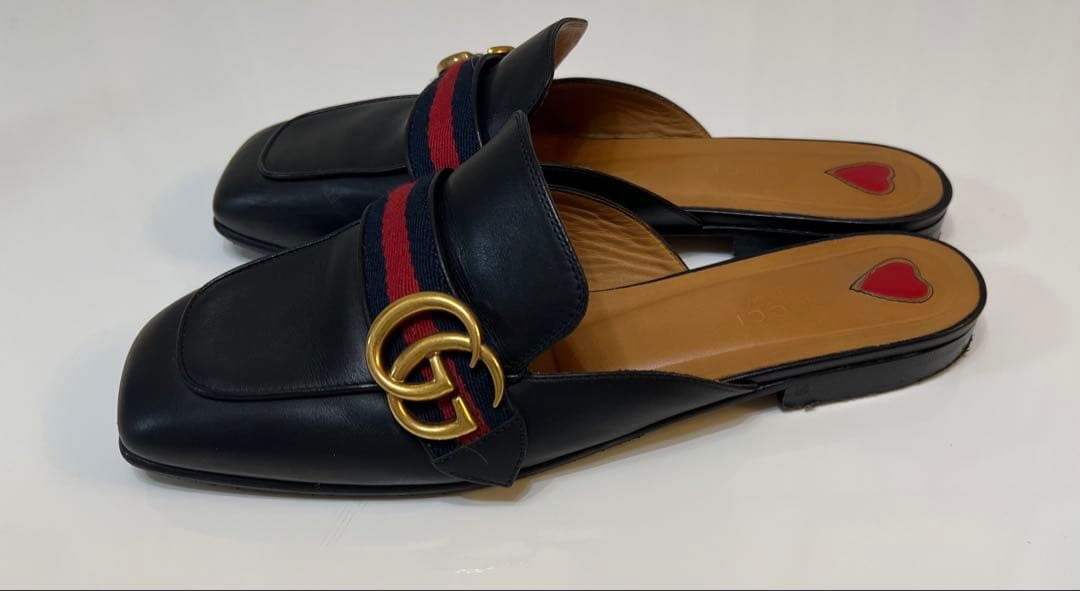 GUCCI ブラック スクエアトゥ ミュール