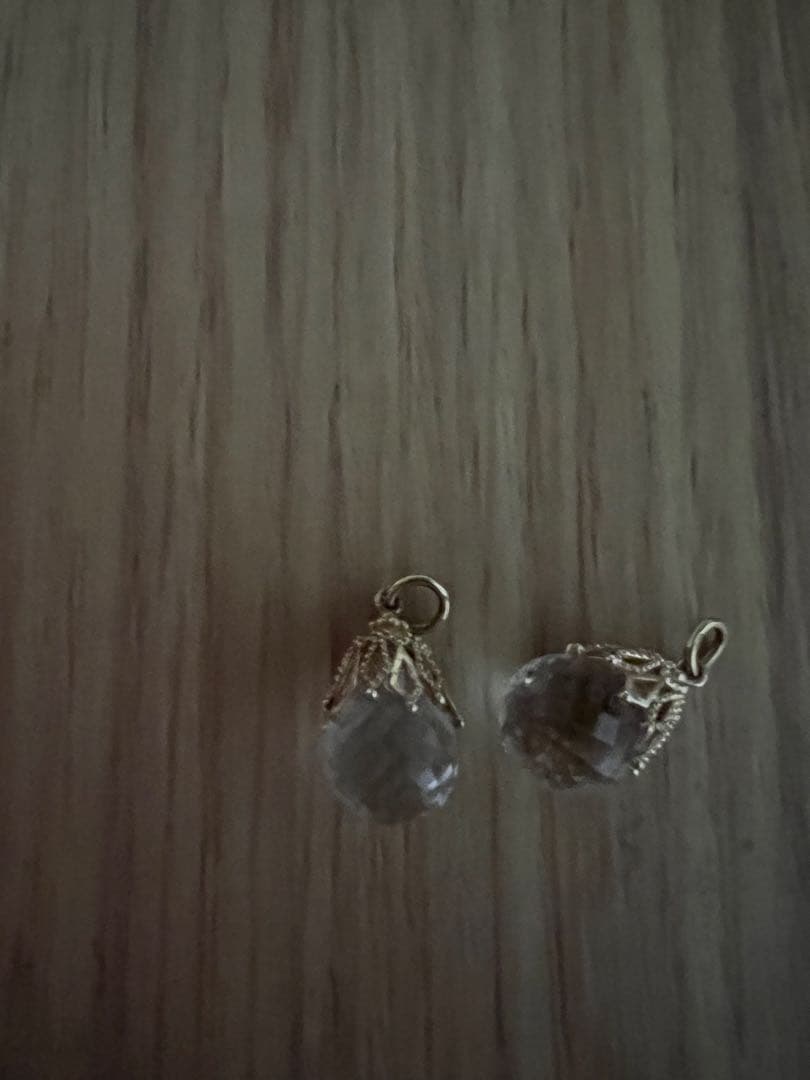 アガットピアスチャーム　クリスタル ドロップ型