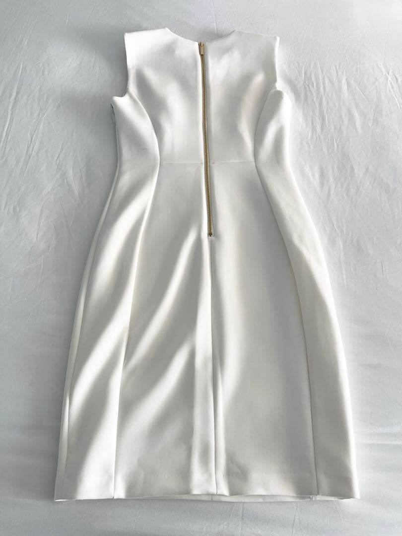   パールネック　ノースリーブワンピース Size 8