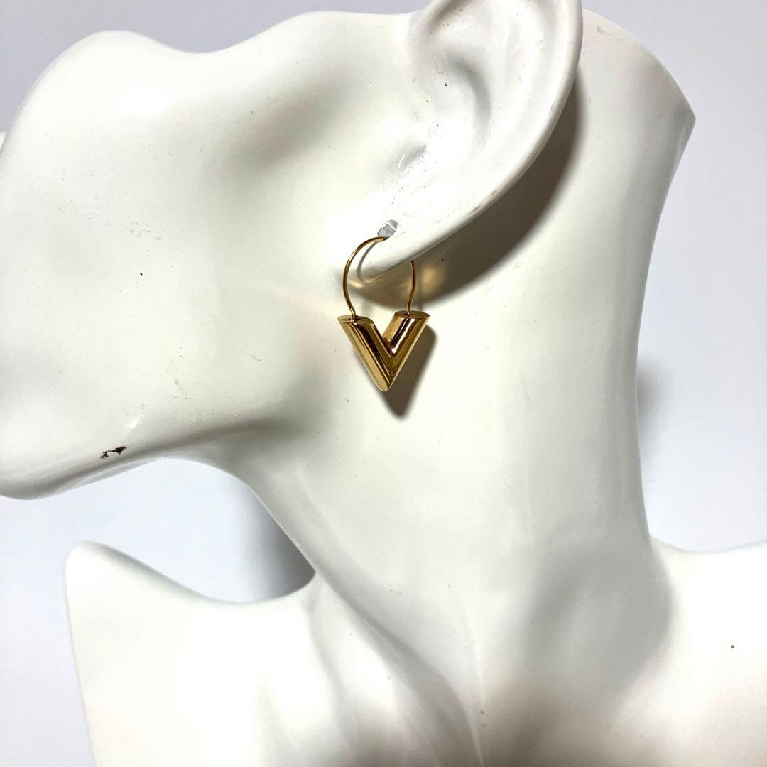 LOUIS VUITTON エッセンシャルv フープピアス