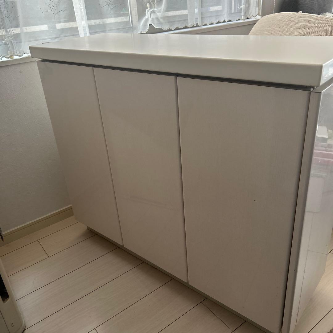 《お値下げ中》カウンター収納（白）