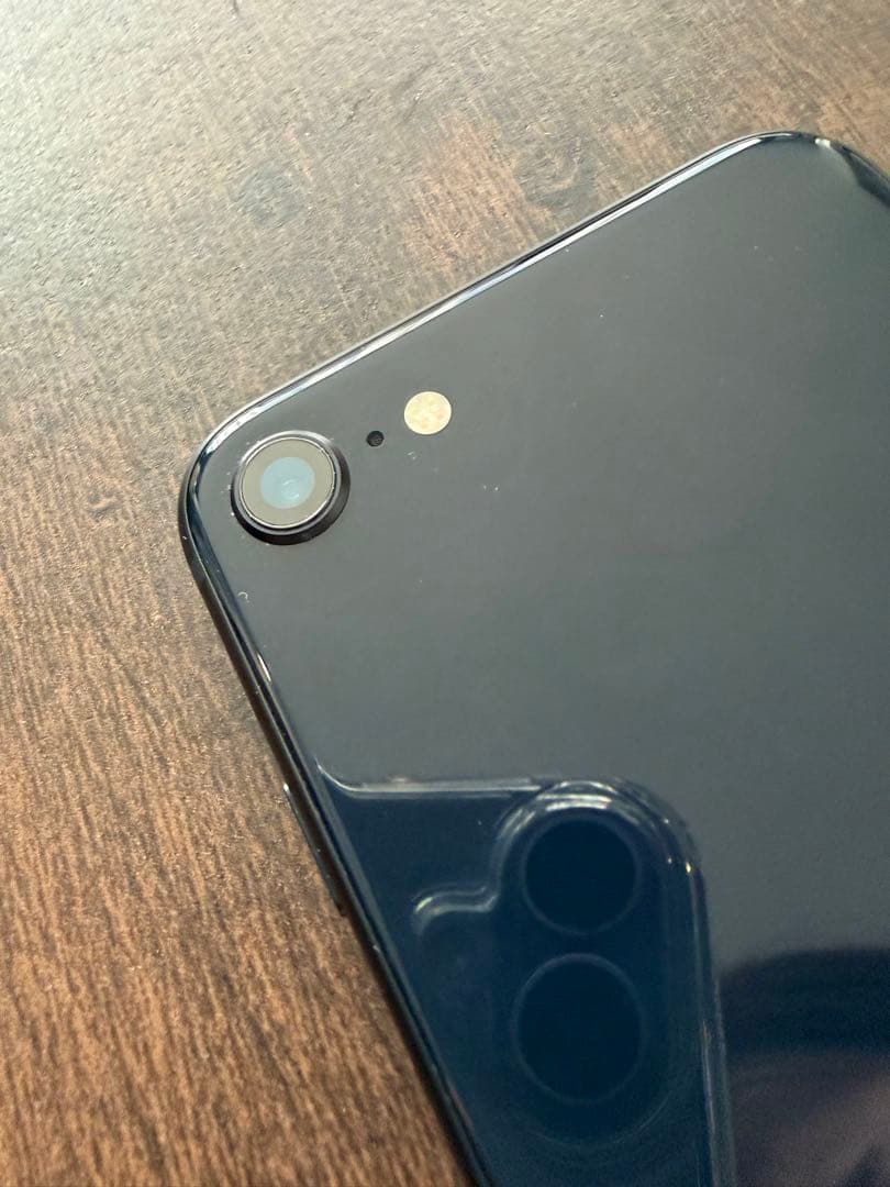 Apple iPhone SE (第3世代) ブラック 本体