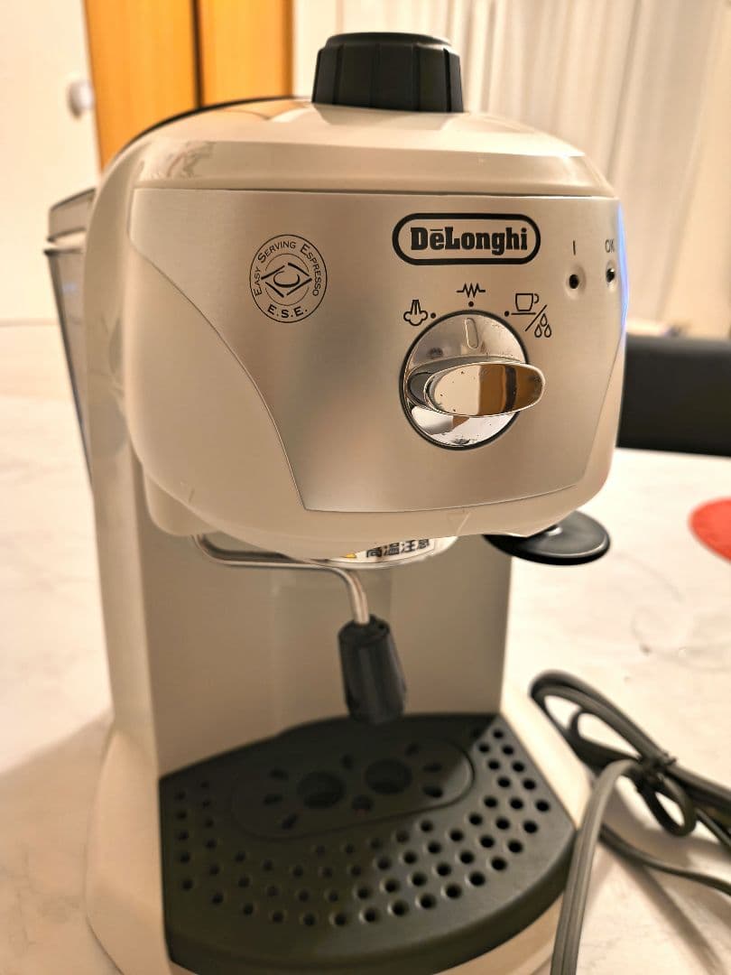 【美品】DeLonghi エスプレッソマシン ホワイト