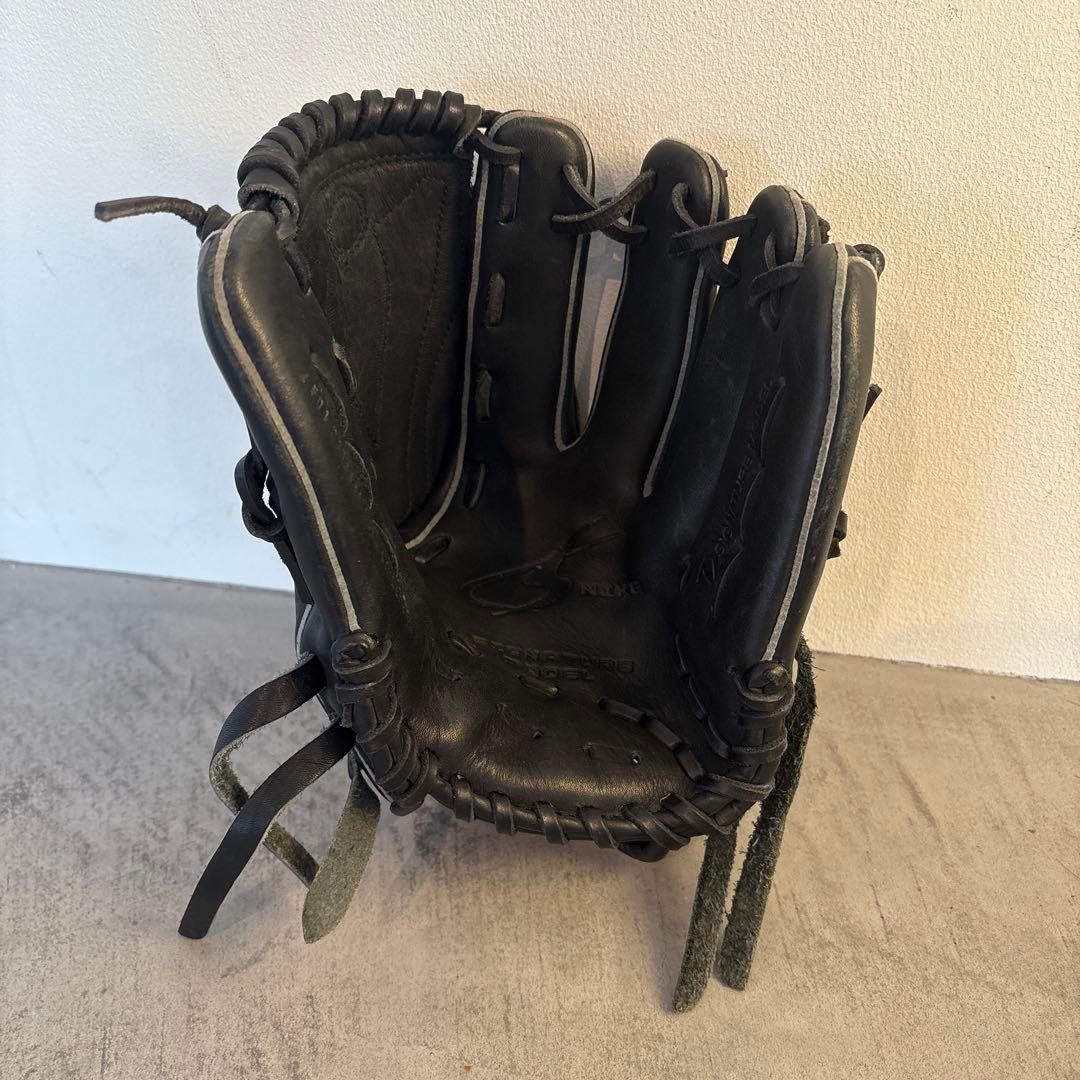 シャケ　NIKE ナイキ　シグネーチャーモデル　ダルビッシュモデル　少年用