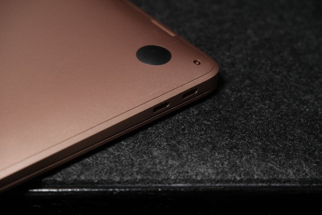 Macbook air 13インチ(2018)　ゴールド