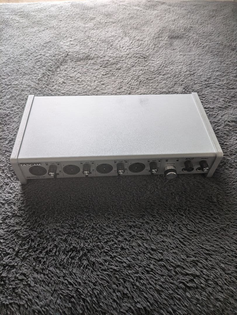 DJ機材 TASCAM SERIES 208i