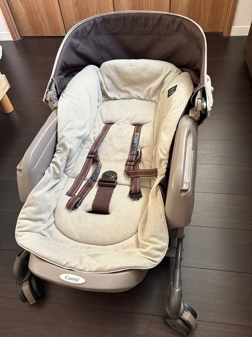 Combi ベビーラック ネムリラAUTOSWING