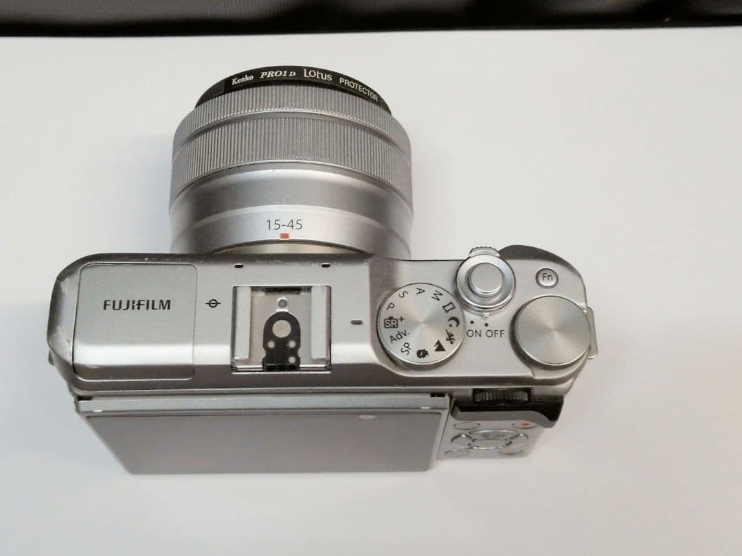 FUJIFILM X-A5 ミラーレス一眼カメラ レンズキット　M2907