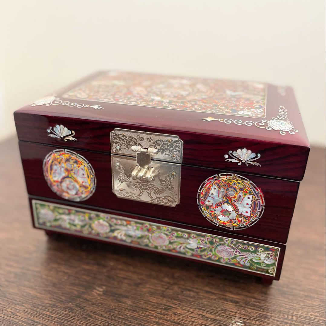 うさぎと蝶模様　貝殻細工　螺鈿 螺鈿細工 漆器　宝石箱 ジュエリーボックス