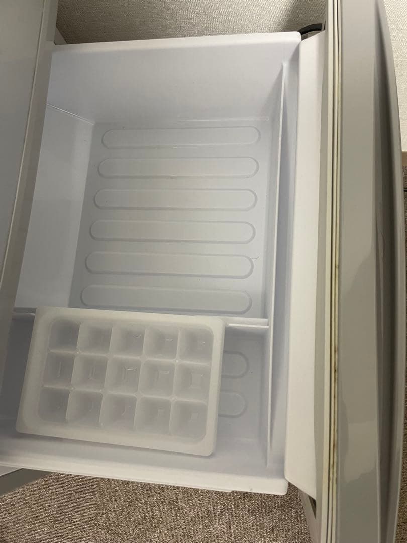 【最終価格】シルバー冷蔵庫　両開き対応　SJ-D14C-S