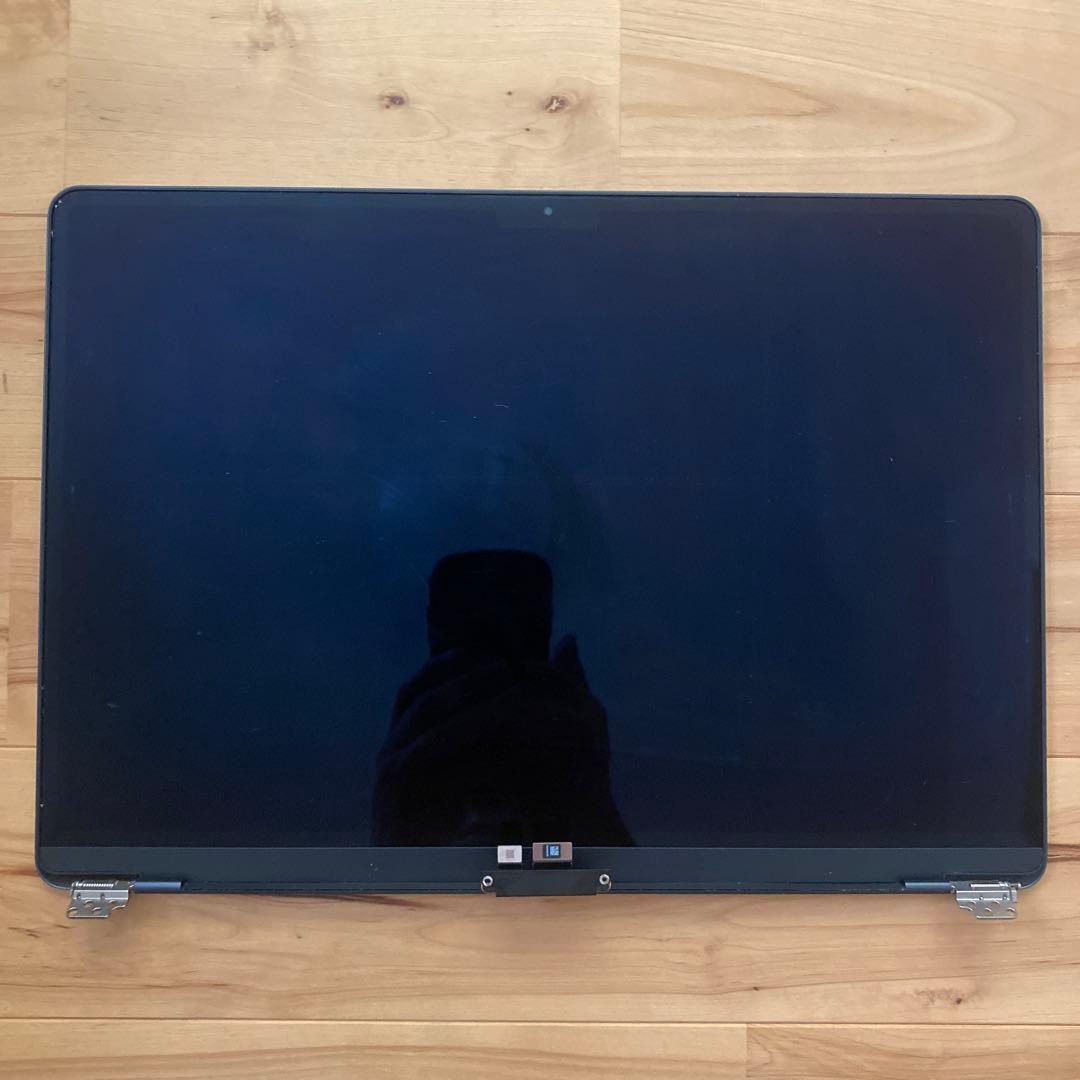 Apple MacBook Air 15 インチ　ディスプレイ ：スペースグレー