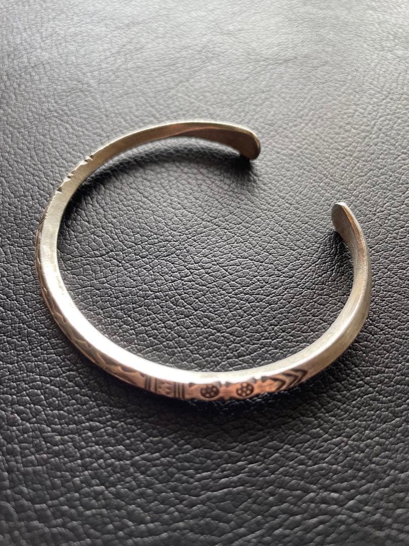 カレン族　カレンシルバー　バングル　チャトゥチャック（jatujak）