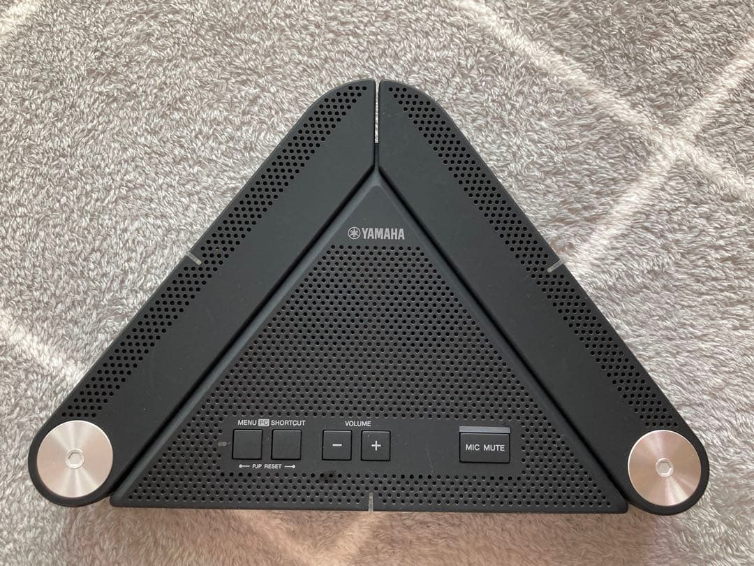Yamaha スマートスピーカー 三角形デザイン