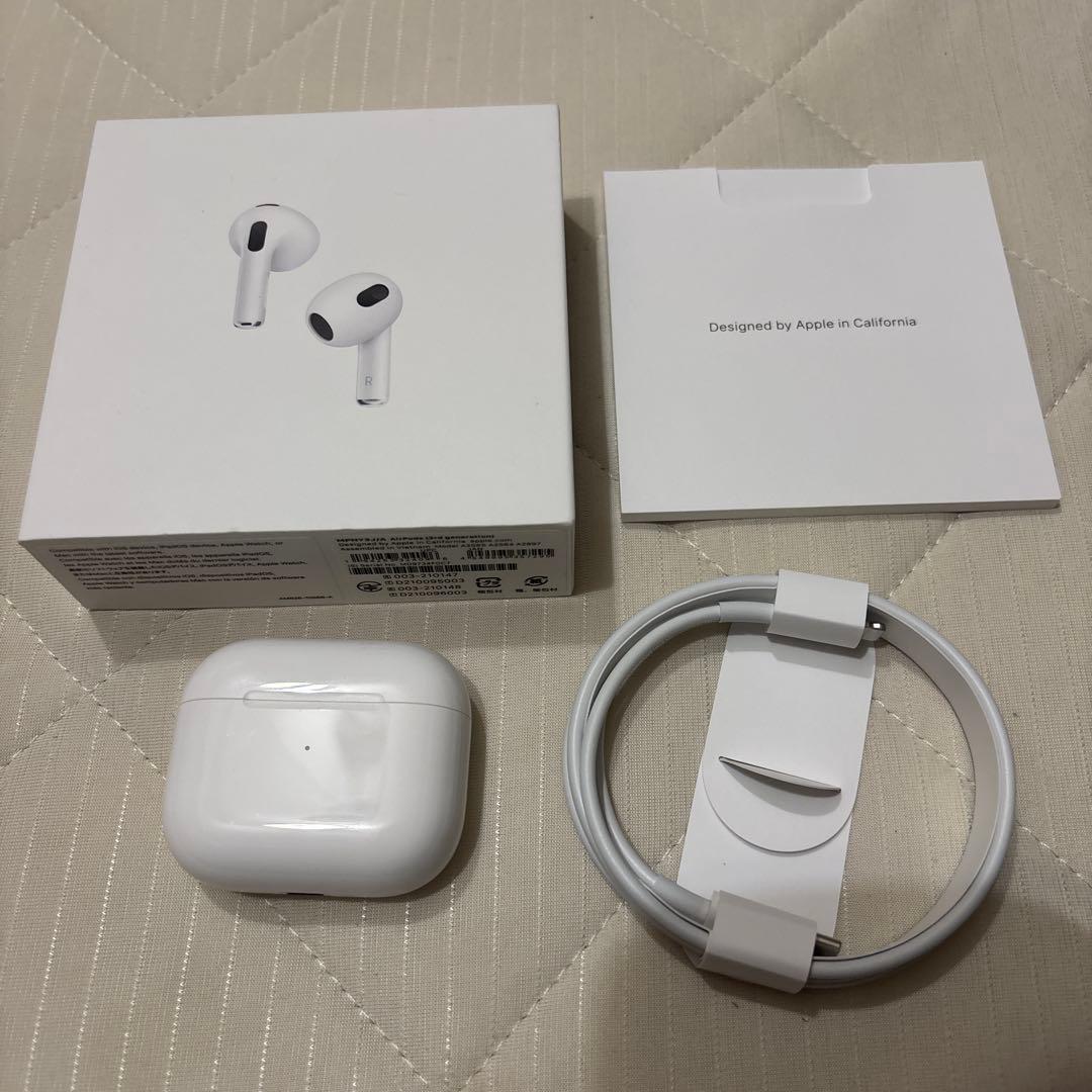 Apple AirPods 第3世代 Lightning充電ケース付き ホワイト