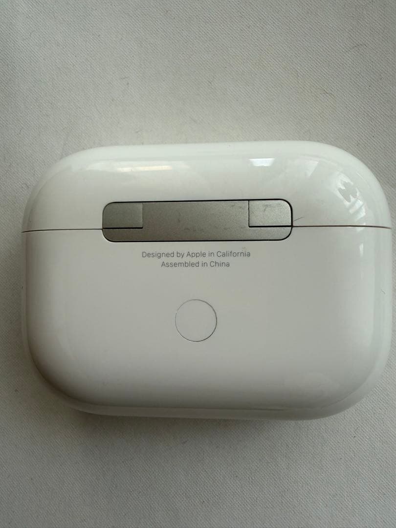 Apple AirPods Pro（第1世代）です。