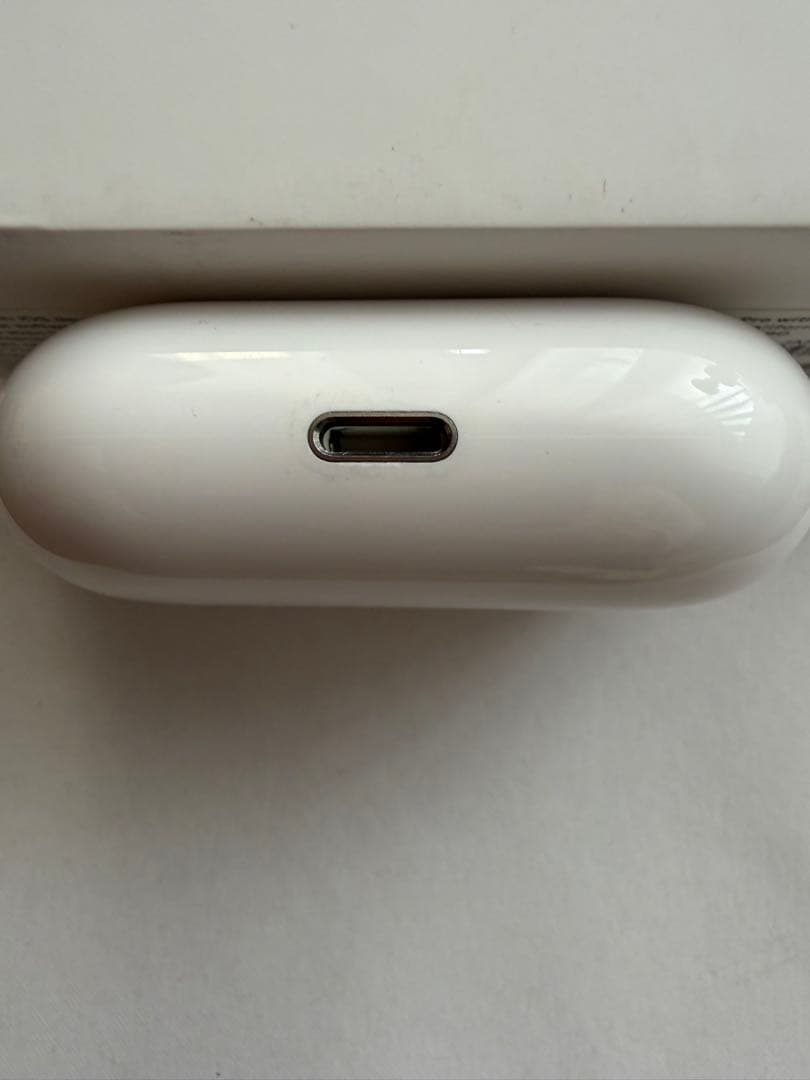 Apple AirPods Pro（第1世代）です。