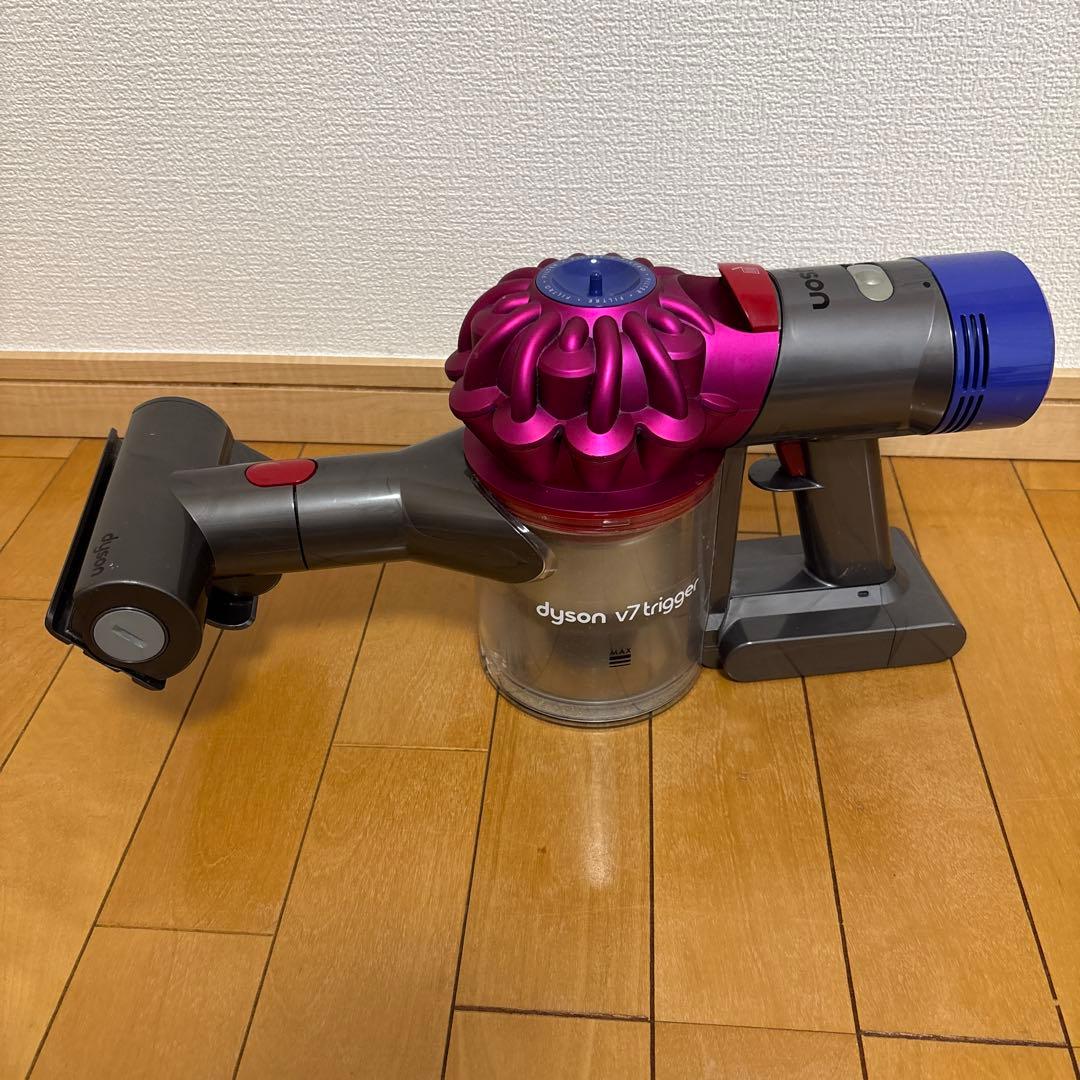 dyson V7 トリガー ハンディクリーナー　ダイソン