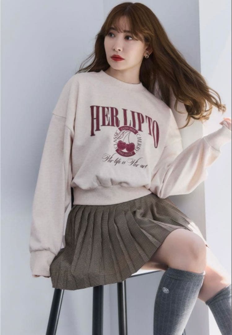 トップス herlipto Classic Cherry Sweatshirt