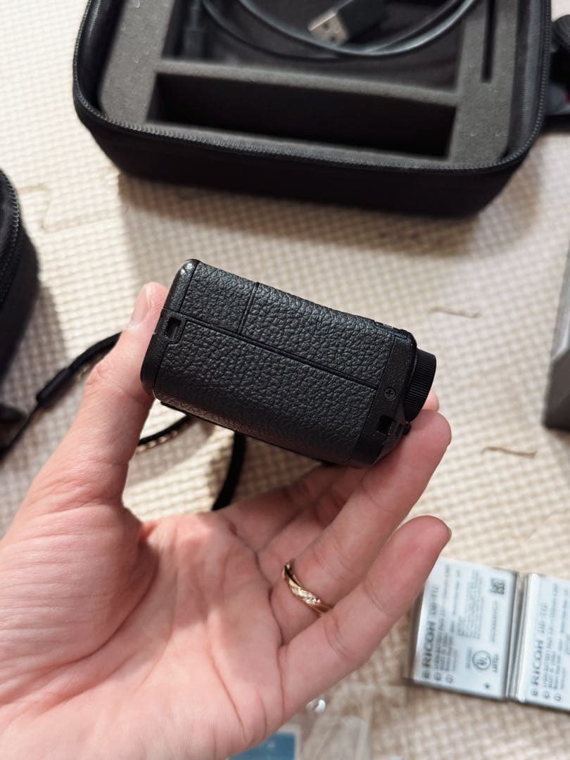 RICOH GR III コンパクトデジタルカメラ　フラッシュと多数おまけ