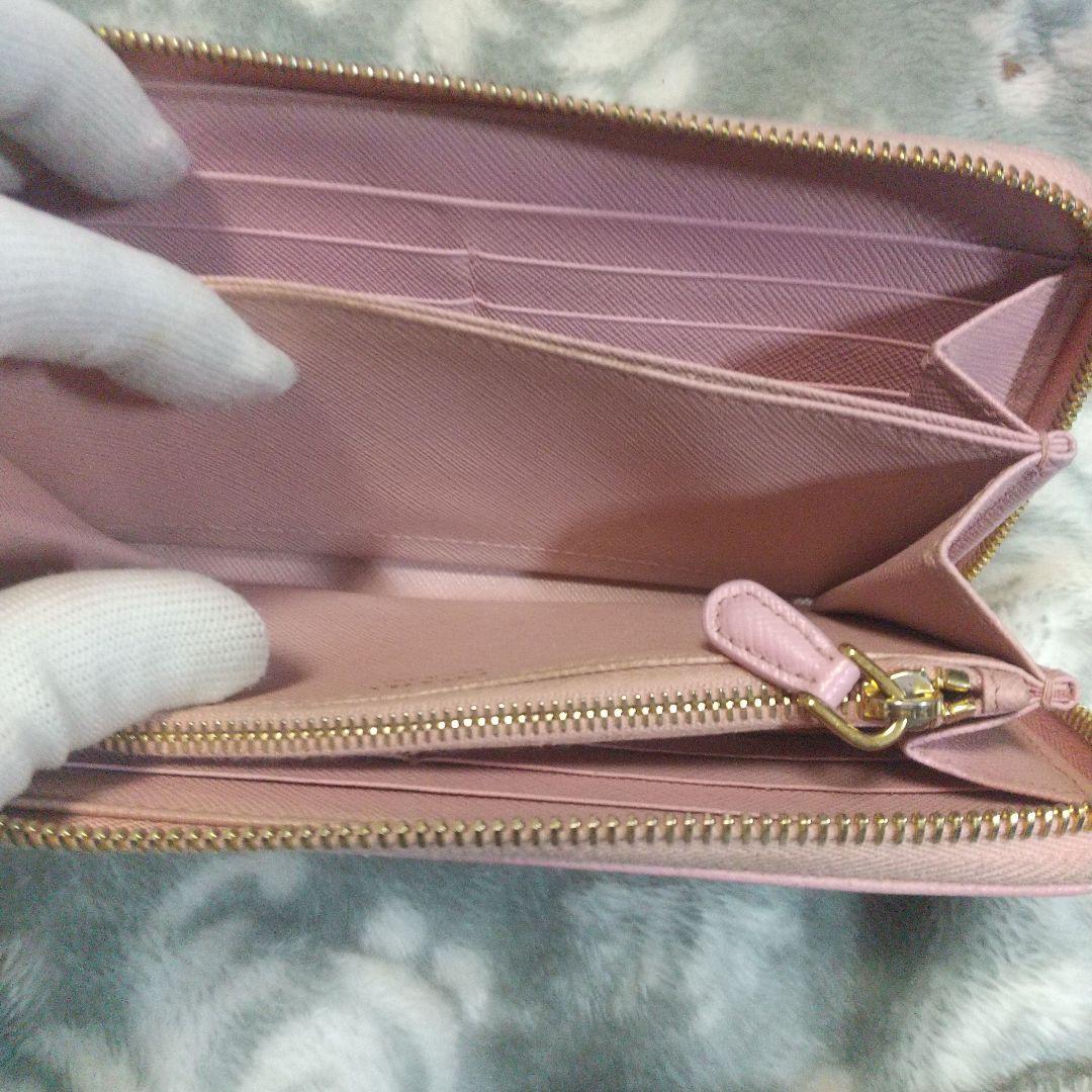 PRADA サフィアーノレザーラウンドファスナー 長財布 ピンクベージュ系