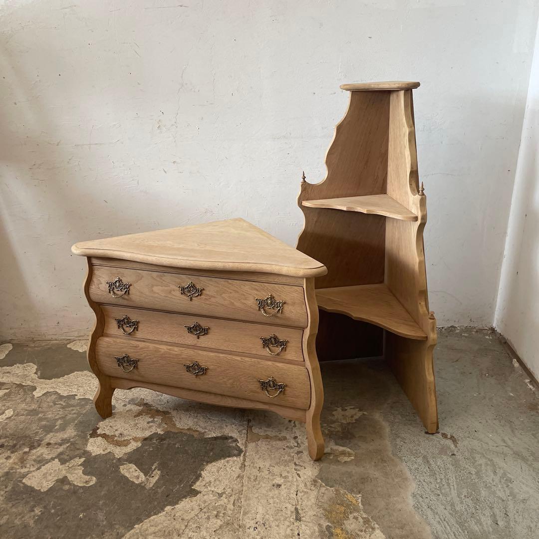 ビンテージ コーナーオープンチェストキャビネット 剥離