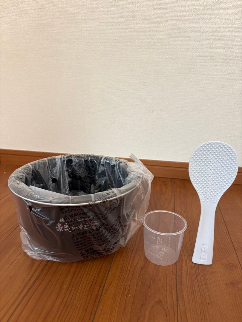 象印　 圧力IH炊飯器 NW-PV10-TZ