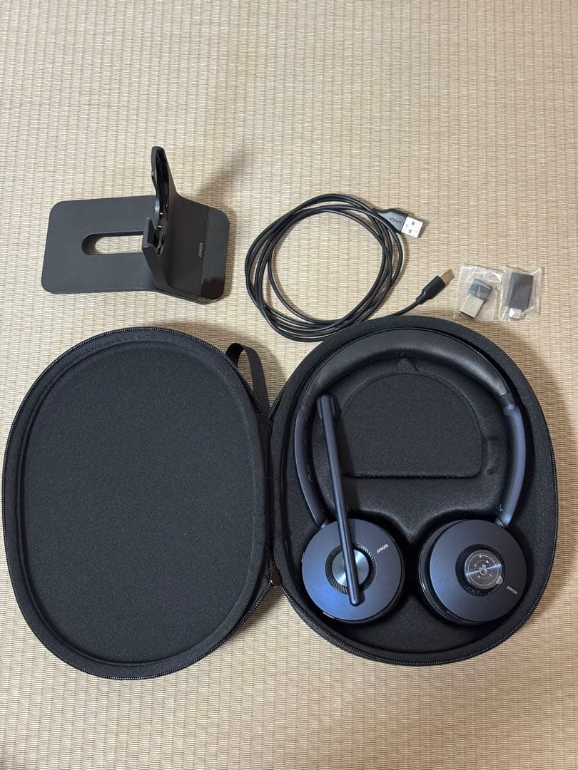 Anker PowerConf H700 ワイヤレスヘッドセット　充電スタンド付